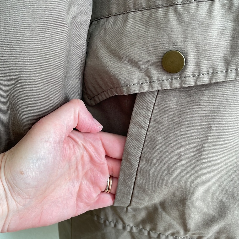 🚫 SOLD LBD Laundry by Design Utility Jacket with Faux Fur Hood Tan S - Picture 6 of 15